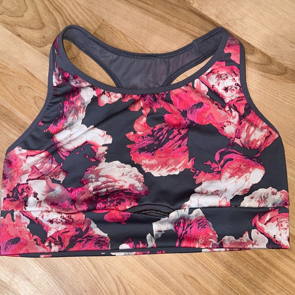 Victoria’s Secret sports bra M